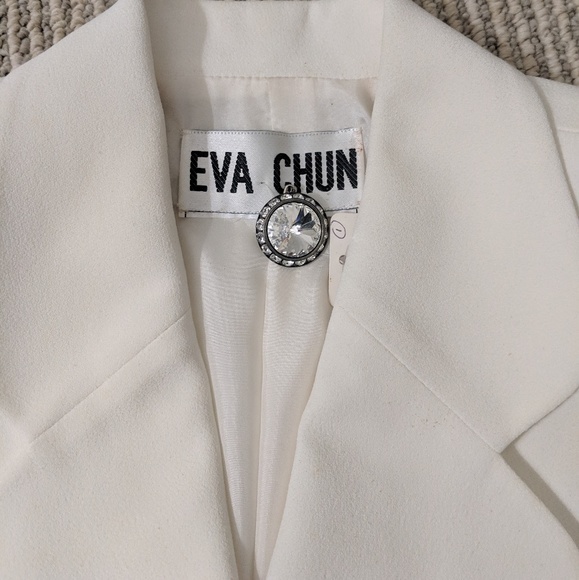 Eva Chun White Blazer - Picture 3 of 6
